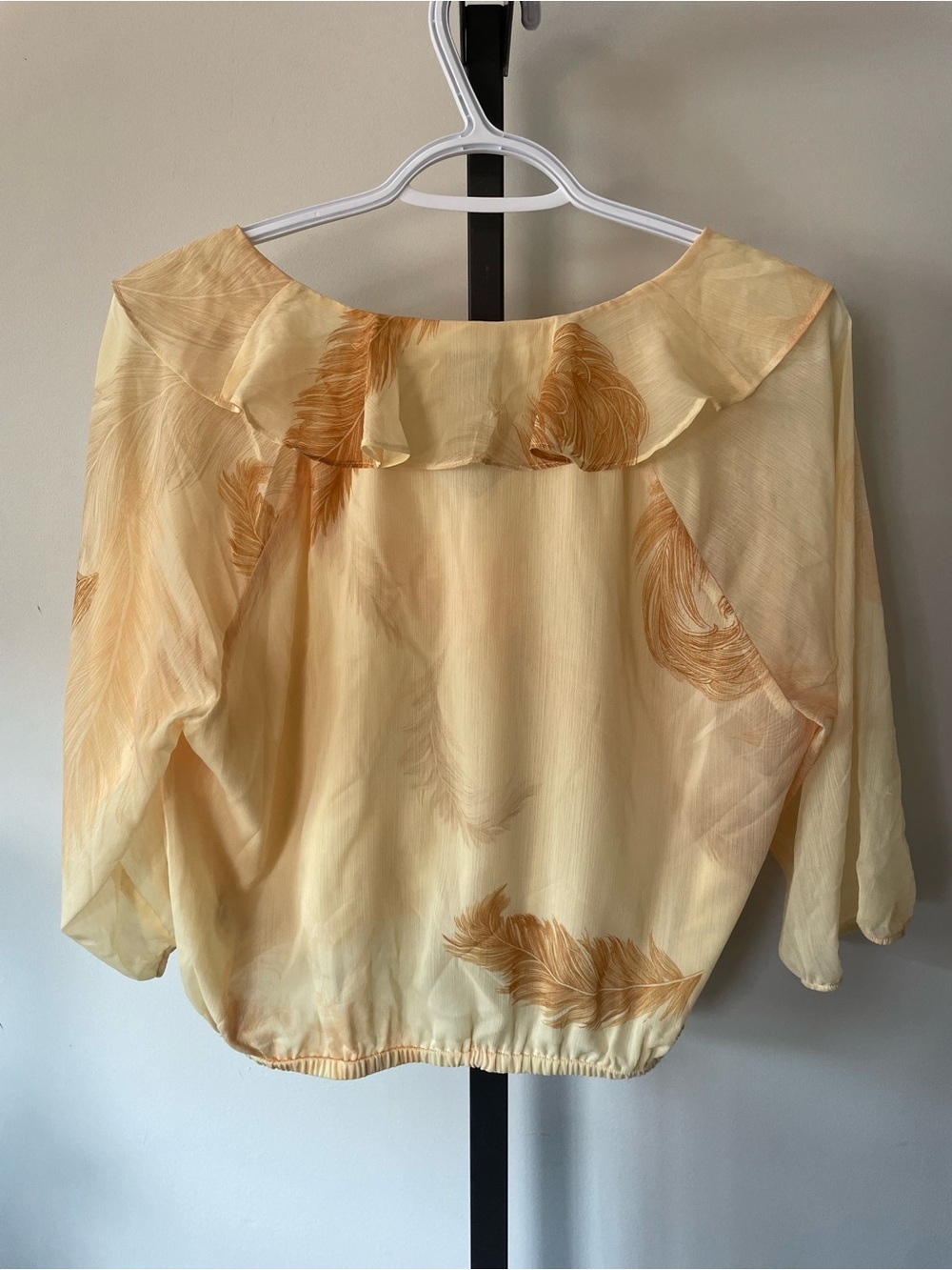 NEW Little Moon Aritzia Rosemary Blouse in Yellow Feather Print Ruffled Boho - Picture 3 of 8